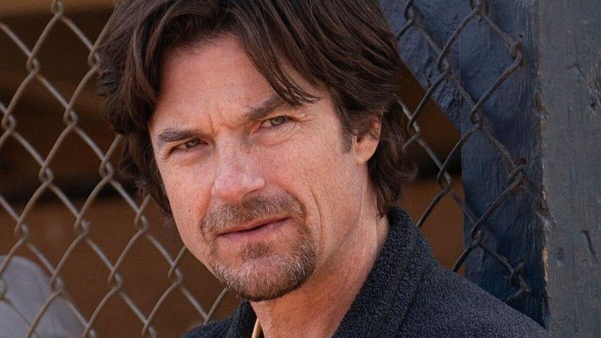 Кадр из сериала "Чужак"