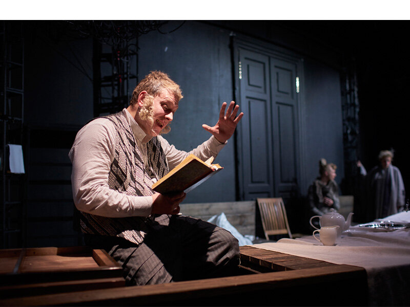 Сцена из спектакля «Метель». Фотограф Сергей Петров