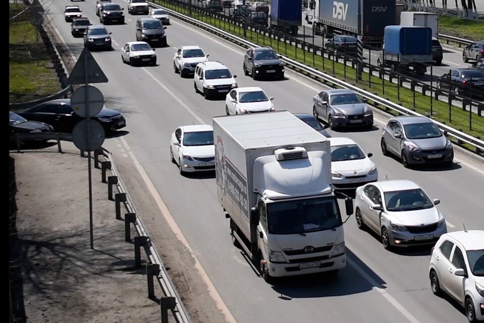     Пробки могут задержать автомобилистов в дороге на 4-5 часов Артур СЕЛИМОВ