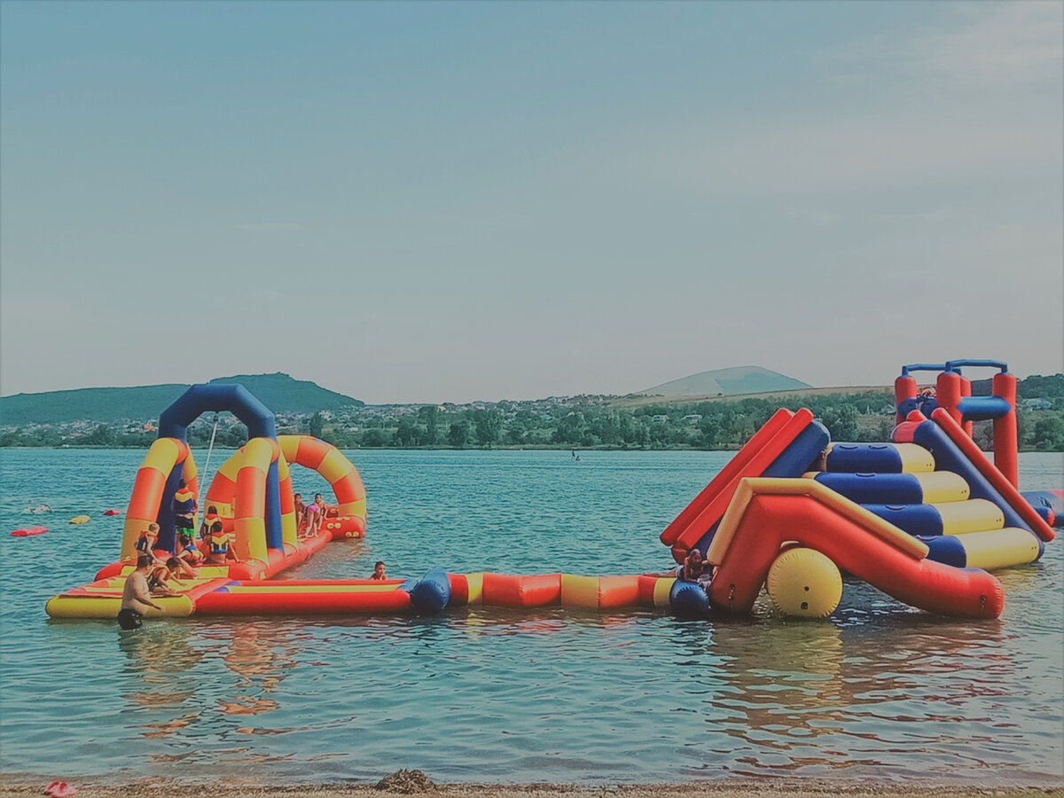 Детская зона на воде. Сама бы сходила)