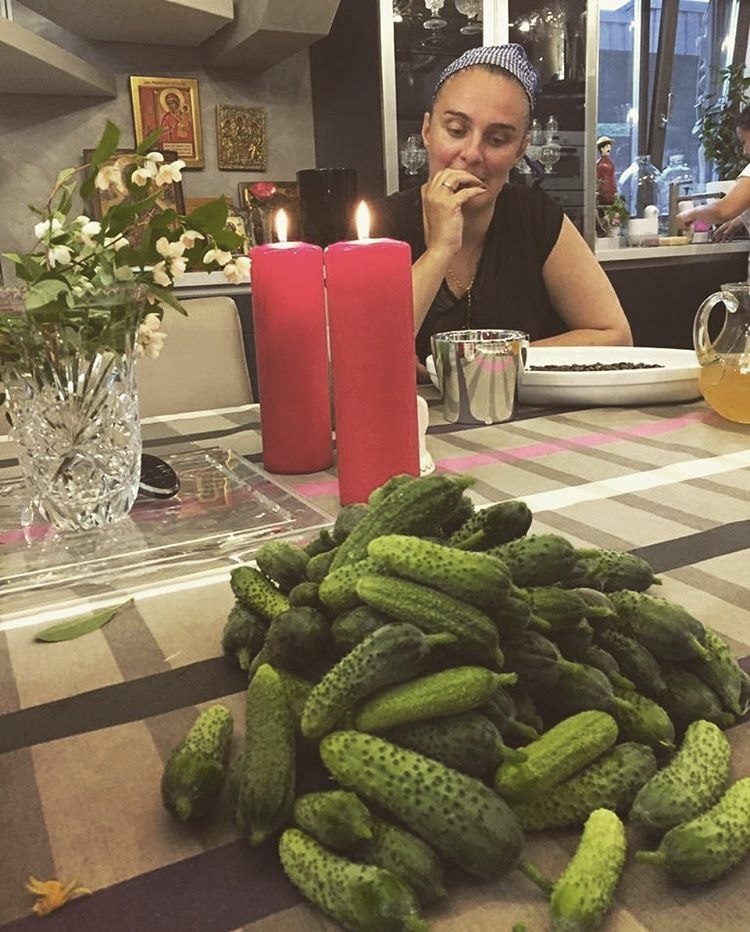 Елена Ваенга с урожаем 