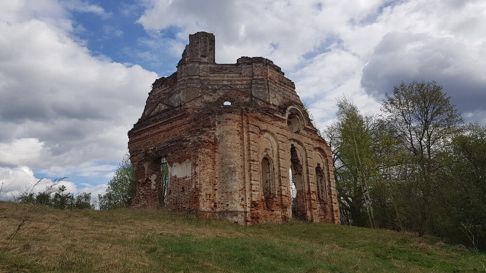 кемерово деревня глухая. полуразрушенная церковь ярославская область. река моча в подольске. топонимика рек курской области. деревня нижельское куньинский район псковской области.