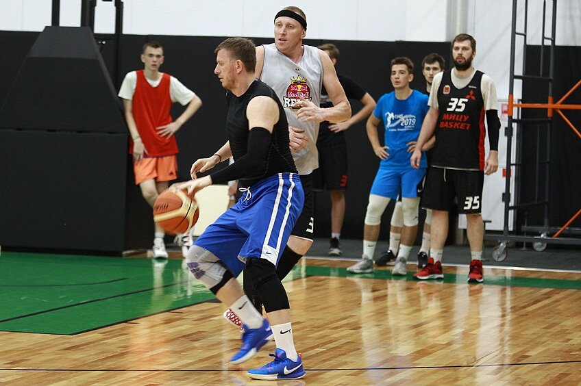 Константин Бреев тренируется наравне со всеми