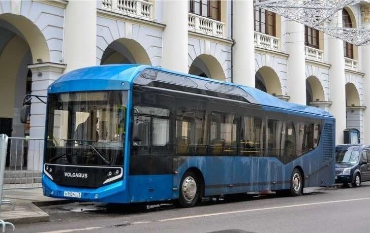 Даже на выставку в центр Москвы компания пригнала грязный автобус. Отношение к пассажирам...