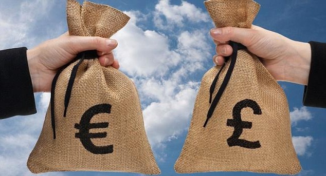 в какой валюте хранить деньги