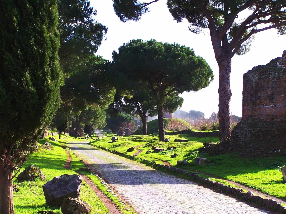 Аппиева дорога в наши дни. Источник - сайт: https://clck.ru/RoV2E