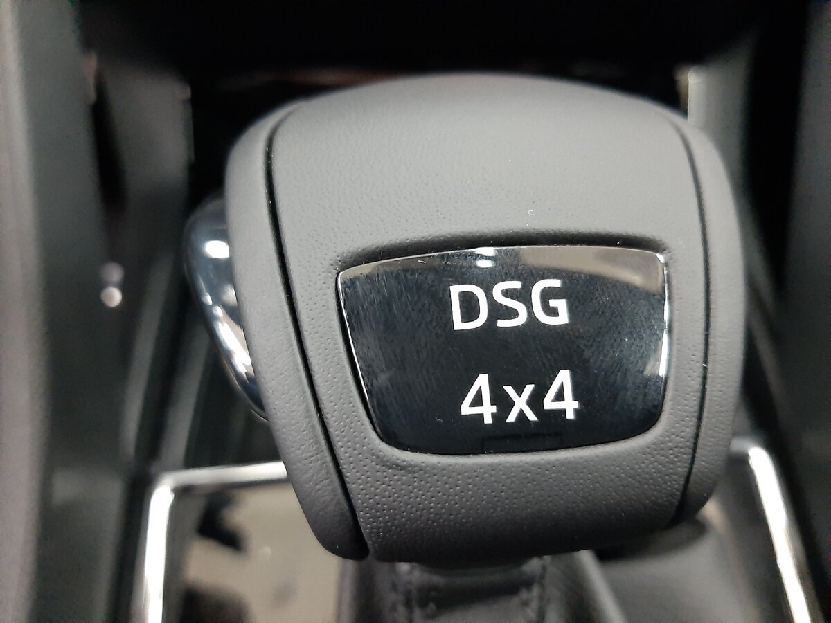 Ручка АКПП с колёсной формулой.