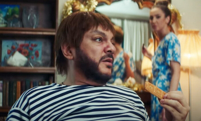 Киркоров в образе гопника оказался на редкость органичен. Кадр из клипа «Снежинки».