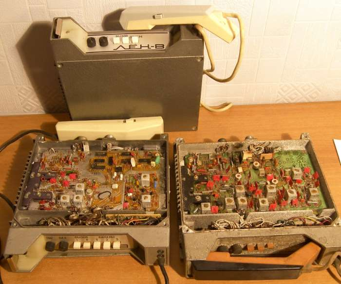 Рация лен бм. Радиостанция "электрон "лен-б". Радиостанция лен-бм. Р с лен б. Радиотелефон лен-б.