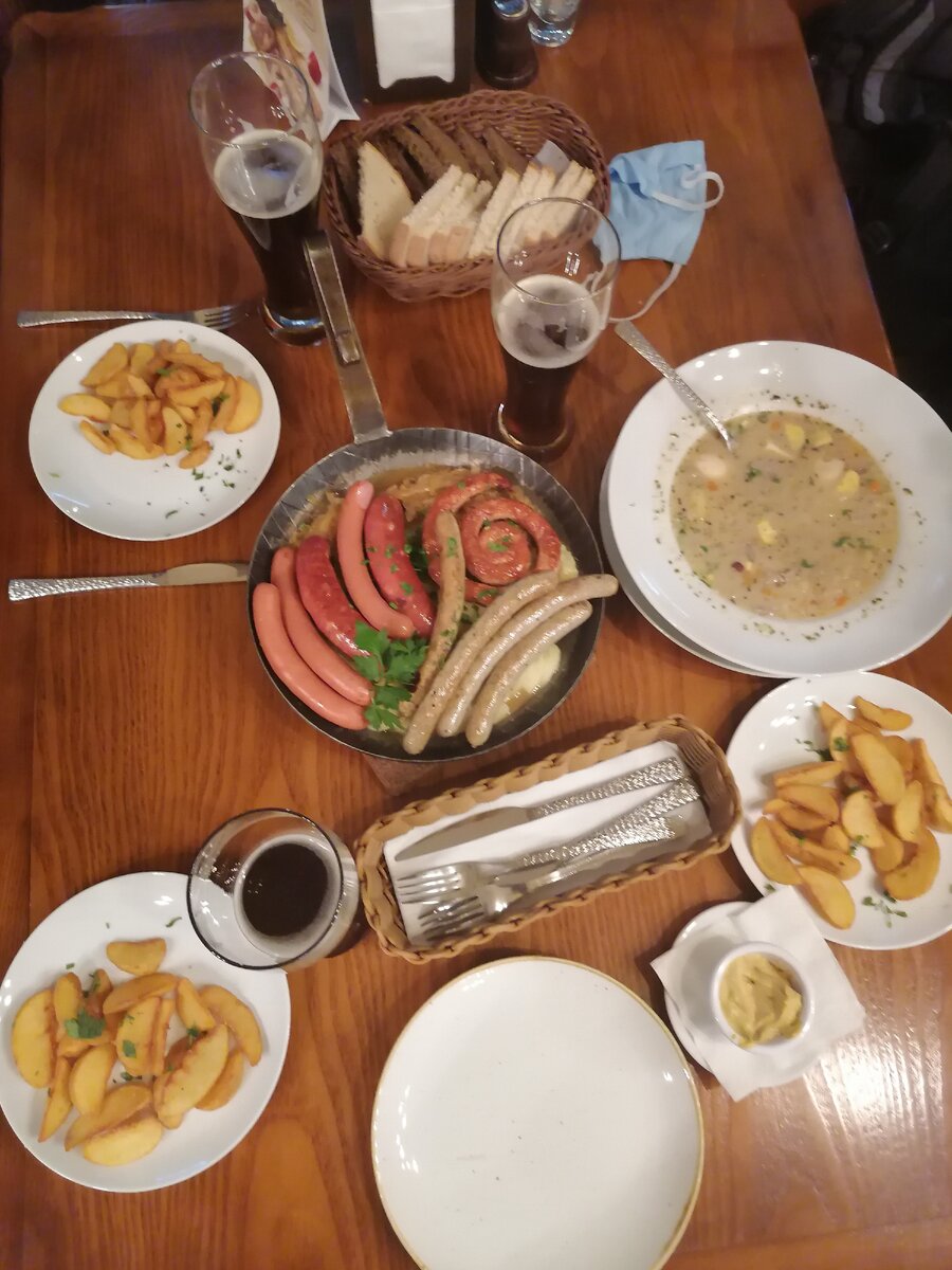 Вот такой ужин обошолся нам 2300 на троих.