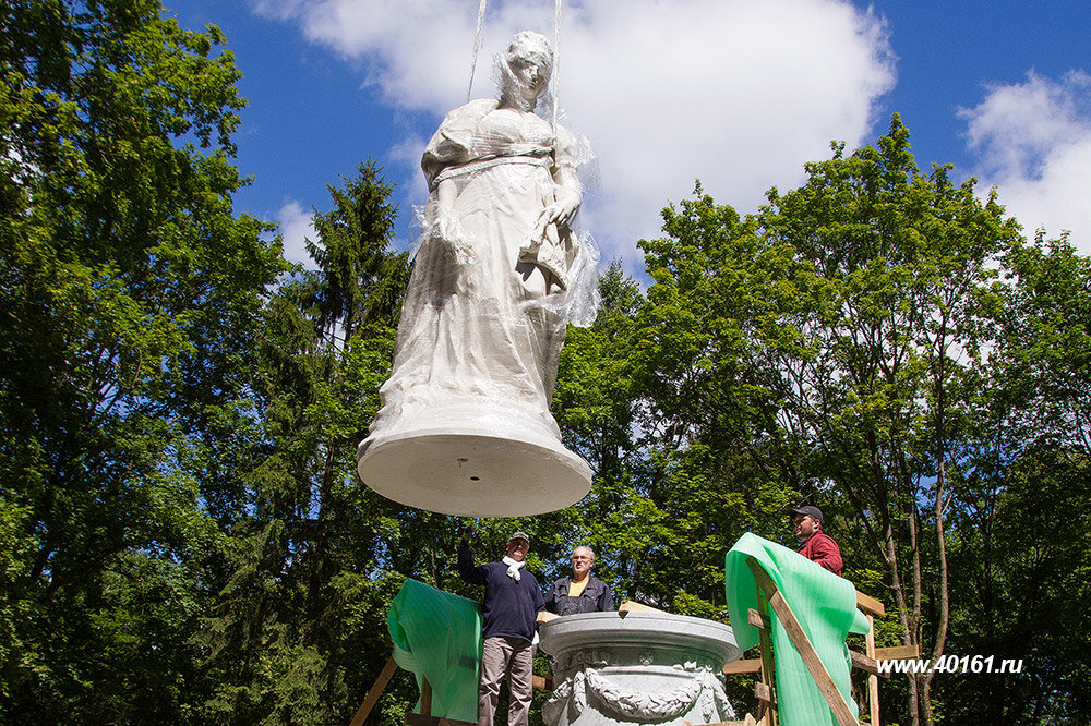 Парк якобсруэ. Памятник Королеве Луизе в Советске. Парк королевы Луизы Советск. Парк Якобсруэ Советск.