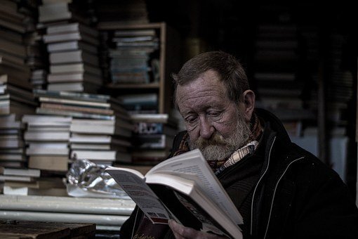 Берём пример со старших и садимся за книгу