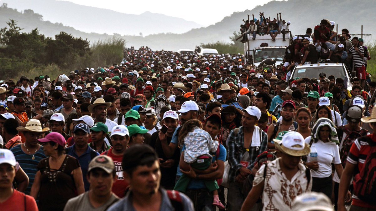 Караваны мигрантов вновь отправились в США!