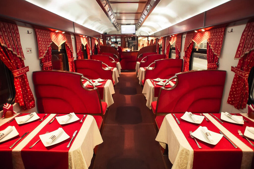 Dining car. Вагон-ресторан в поезде РЖД. Поезд дальнего следования вагон ресторан. Вагон ресторан РЖД. Гранд экспресс вагон ресторан.