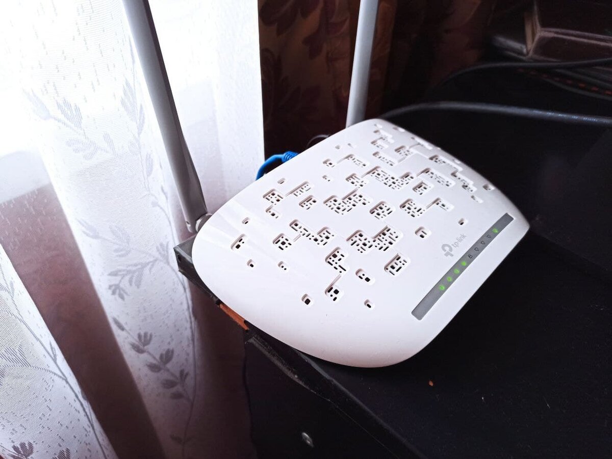 Вентиляционные отверстия обеспечивают отвод тепла от работающих элементов