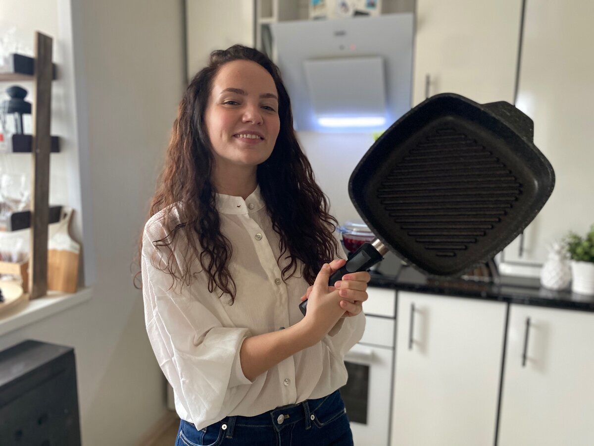 Это моя самая толстая сковородка. Не чугунная