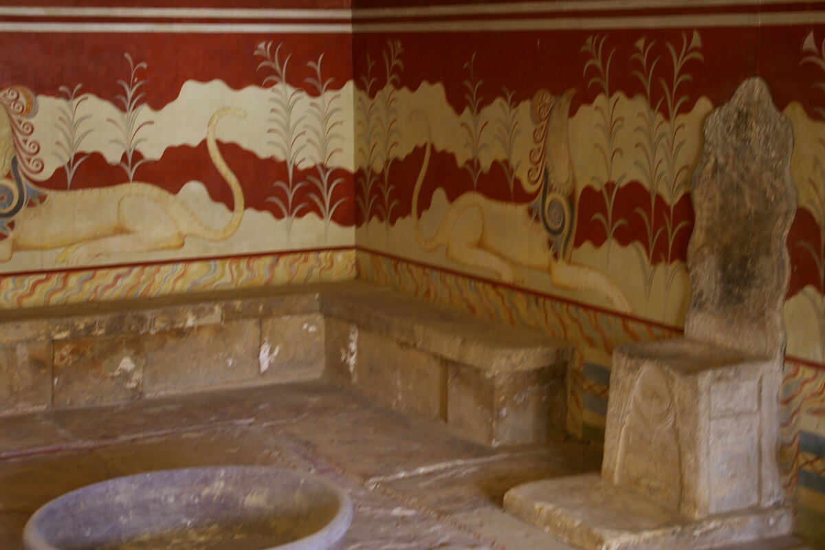 Стены кносского дворца