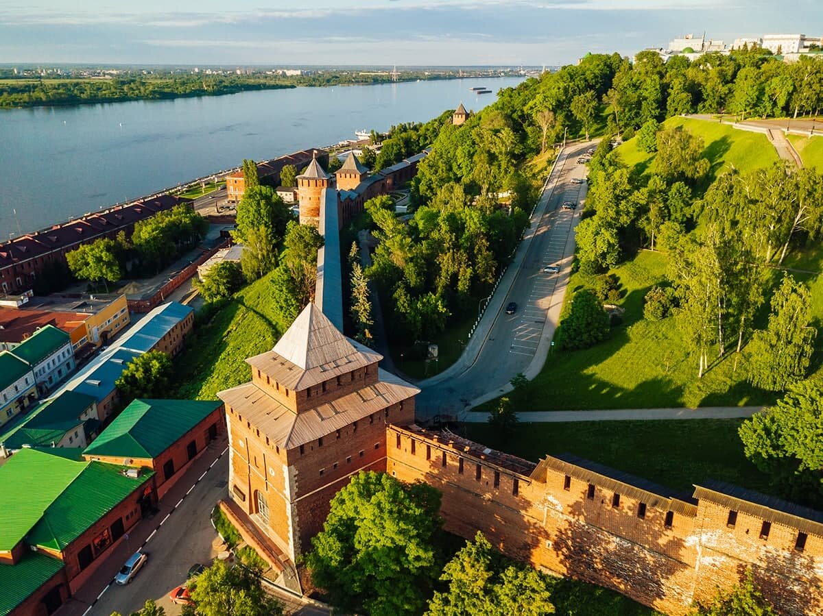 Нижний узнавать. Смотровая площадка Нижний Новгород Кремль. Нижегородский Кремль 1221. Нижегородский Кремль внутри. Нижегородский Кремль сверху.