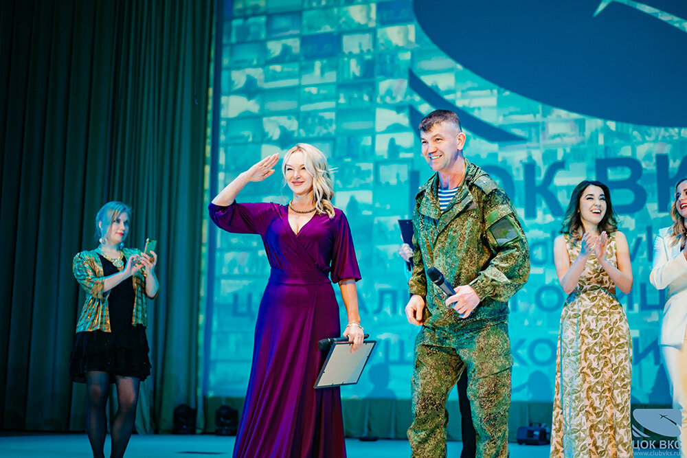 Артисты творческой группы ЦОК ВКС выступили в Наро-Фоминске для участников Парада Победы на Красной площади