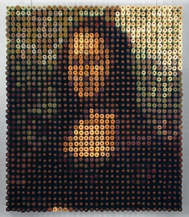 Джоконда из катушек ниток