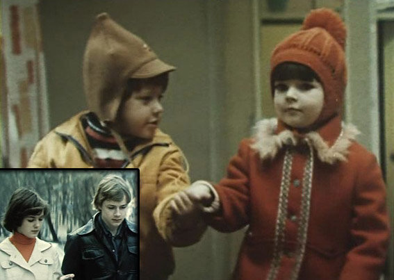 Главные герои при встрече и в выпускном классе (сеть)