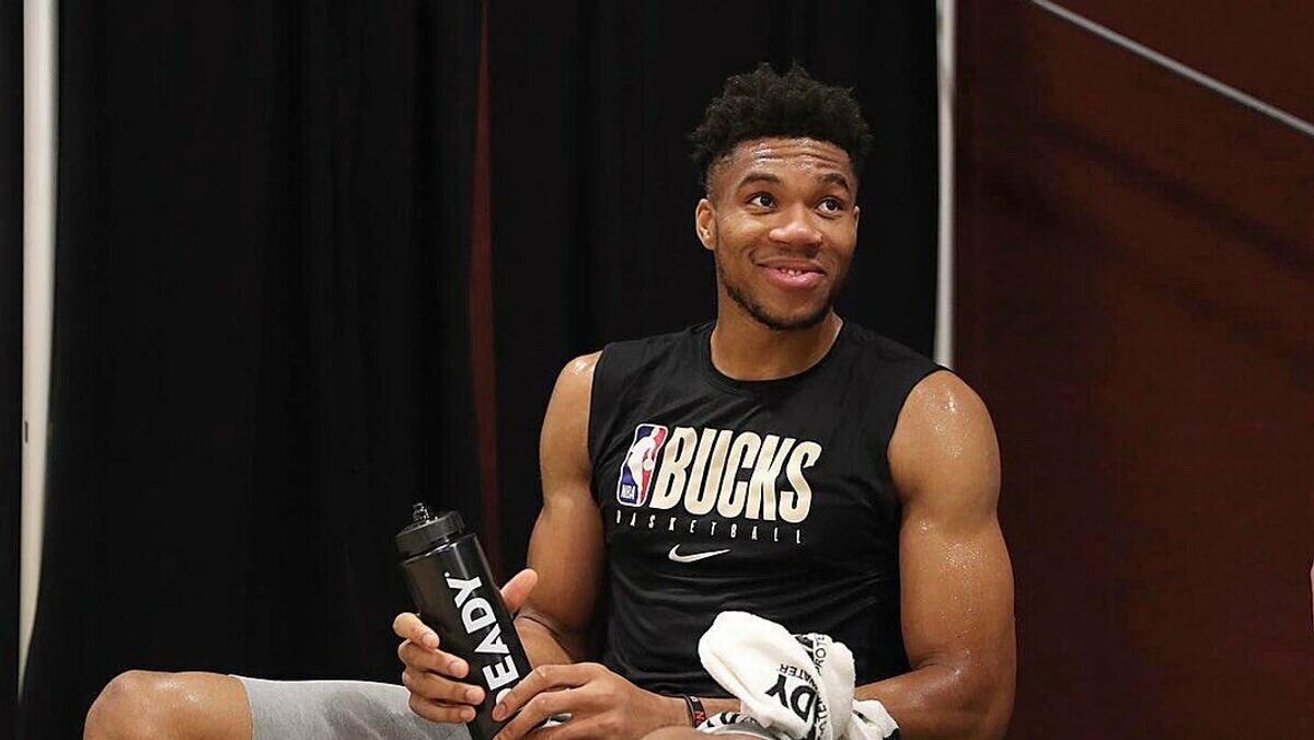    Баскетболист Яннис Адетокунбо© Twitter