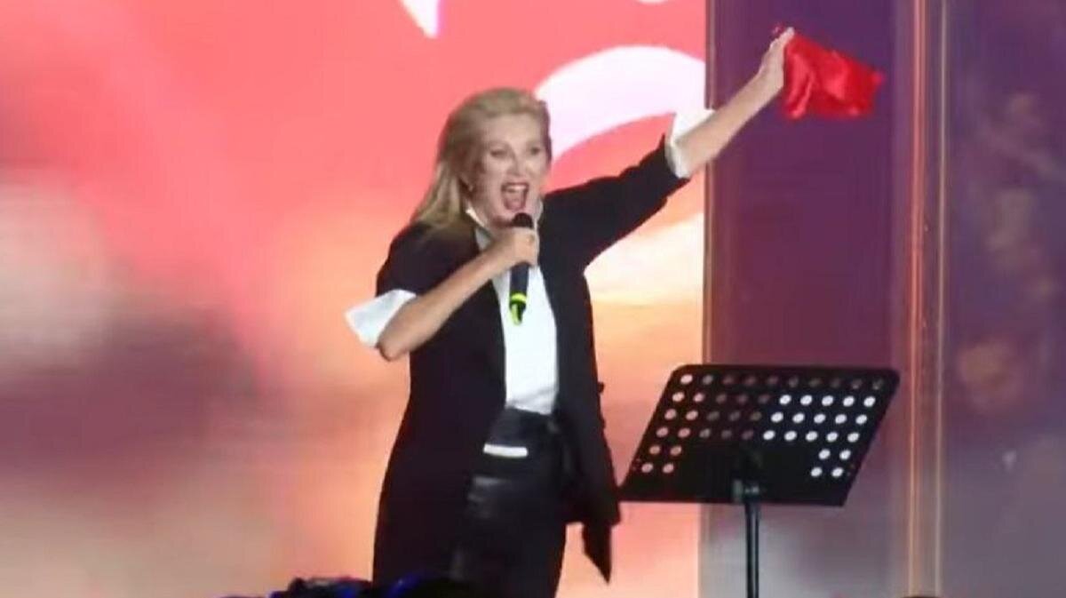Вика цыганова вагнера. Вика Цыганова 2022. Вика Цыганова ЧВК. Вика Цыганова Вагнер. Концерт Вика Цыганова Вагнер.