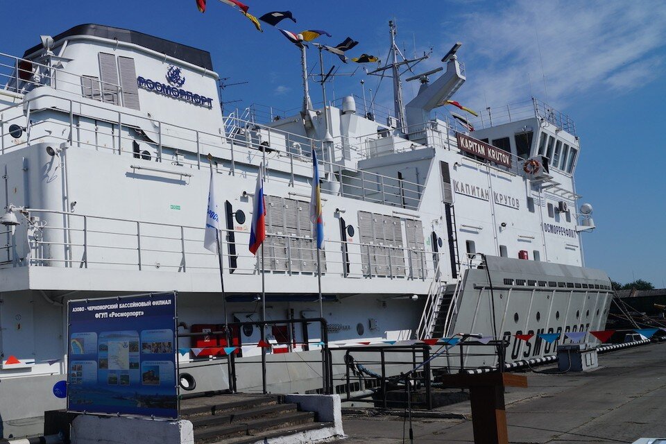     Перед каждой зимней навигацией корабль проходит техосмотр. Фото: сайт администрации Ейского района.