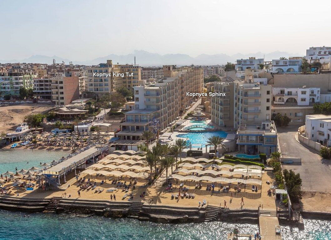 Территория отеля Sphinx Aqua Park Beach Resort