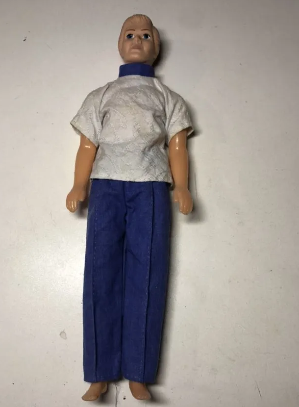 Мой Билл был в таком синем костюме. Фото из интернета 