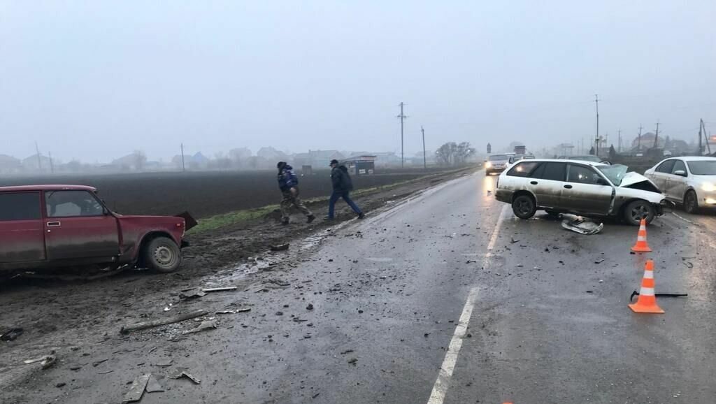     Дорожная авария со смертельным исходом случилась в Азовском районе, сообщили в ГИБДД России по Ростовской области.