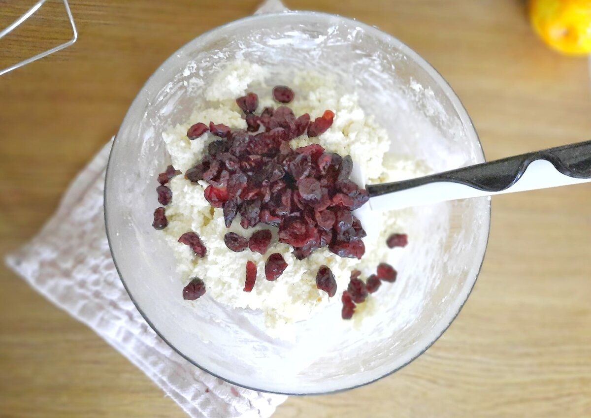 Ароматная творожная запеканка с сушёной клюквой | Лакомый кусочек | Дзен