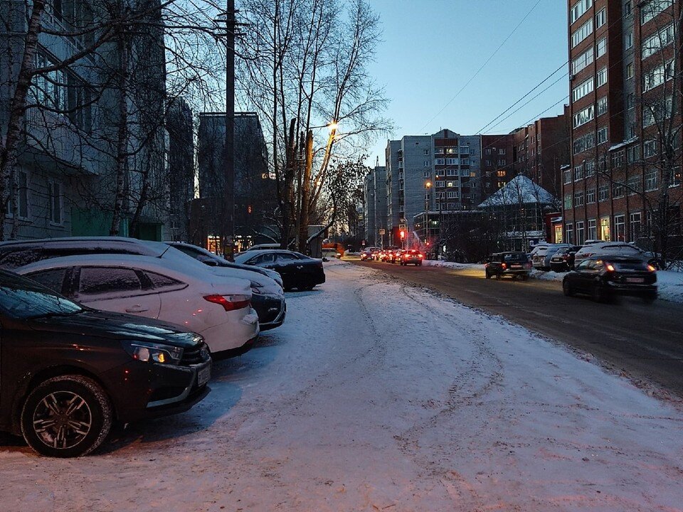     Ночью в областном центре температура воздуха опустилась до -25°С, в районах области до -31°С. Анна Ковалёва