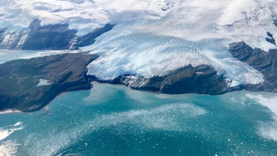 Объясните почему практически все ледники урала. Ледники. Ледники Антарктиды. Ледники фото. Гренландия фото.