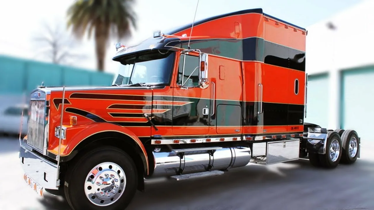 Грузовик из фильма "Изо всех сил", который получил в качестве приза за турнир Джон Брзенк