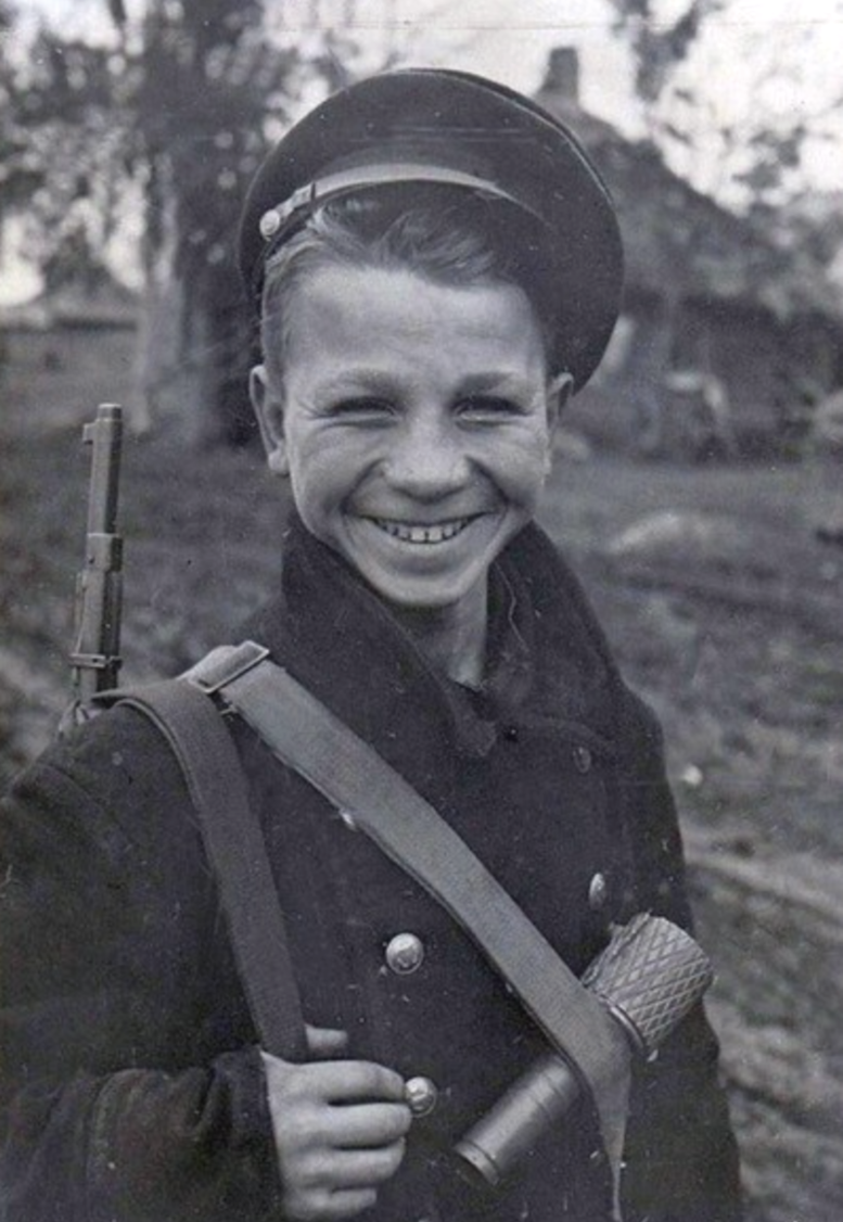 Подростки военных лет. Сын полка 1945. 1941 Сын полка.