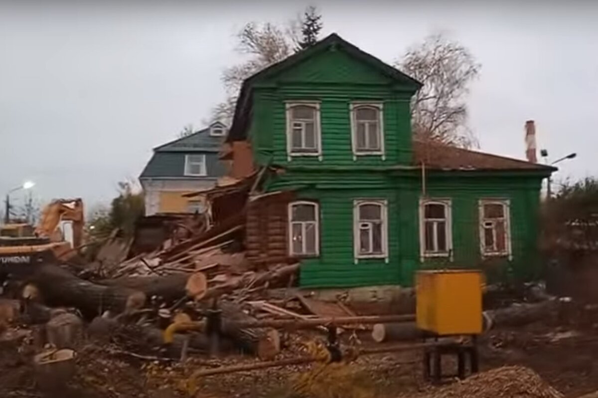 21 октября 2022 г. Снос дома 22/2 по ул. Чайковского  Фото из открытых источников.