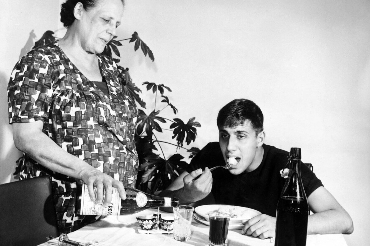     Кем была мама Адриано Челентано и почему он не плакал на её похоронах