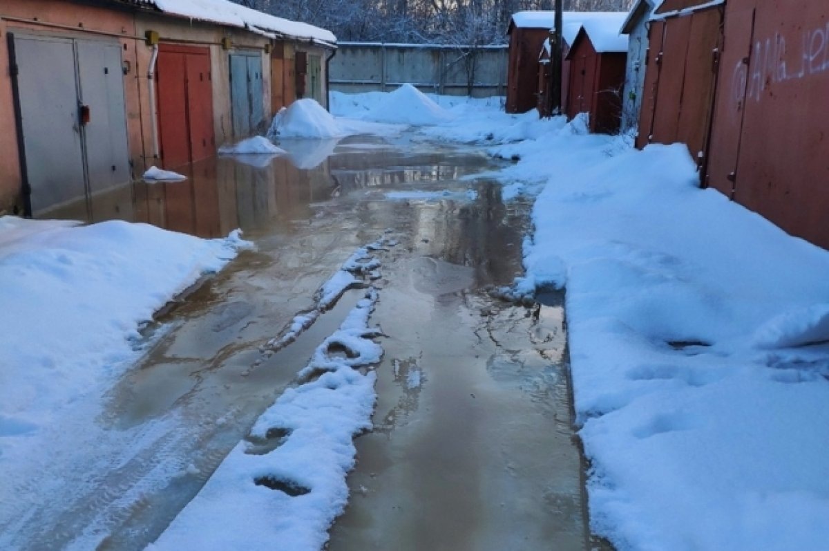    В Бежецке для ремонта водопровода владельцам предложили убрать гаражи