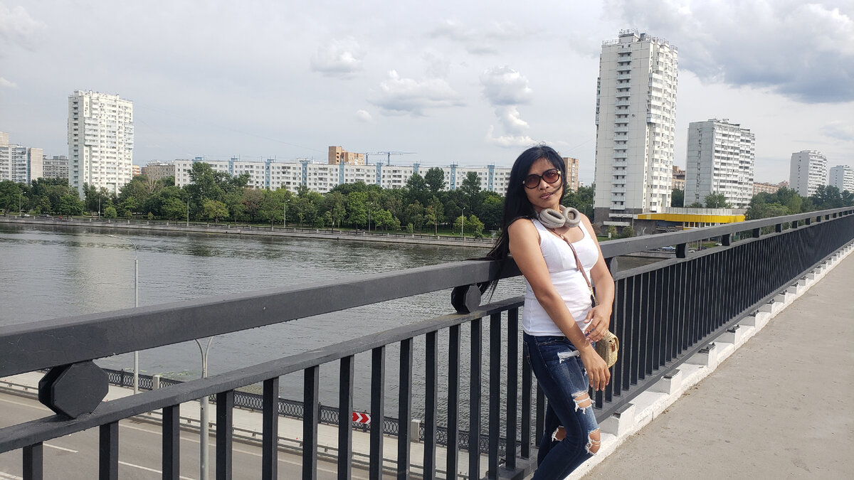 Москва-река. Здесь рыбы нет. Как и в России в целом.