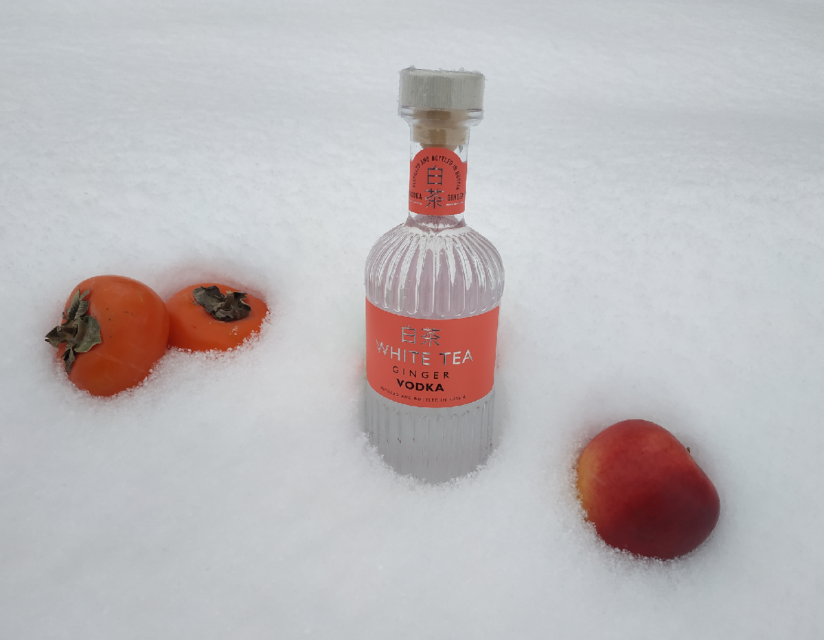 Перед дегустацией я решил вывести водку на прогулку