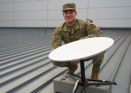    В феврале ФРГ передаст Киеву 10 тысяч терминалов Starlink