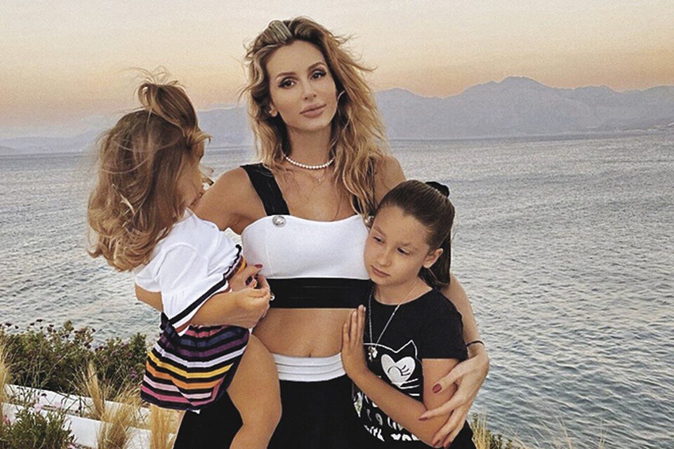     Лобода подогревала слухи о романе с Тиллем Линдеманном. Но отец ее дочери Тильды - не он.  СОЦСЕТИ