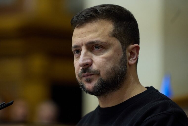    Владимир Зеленский заявил о наступлении армии РФ и жесткой ситуации для ВСУ
