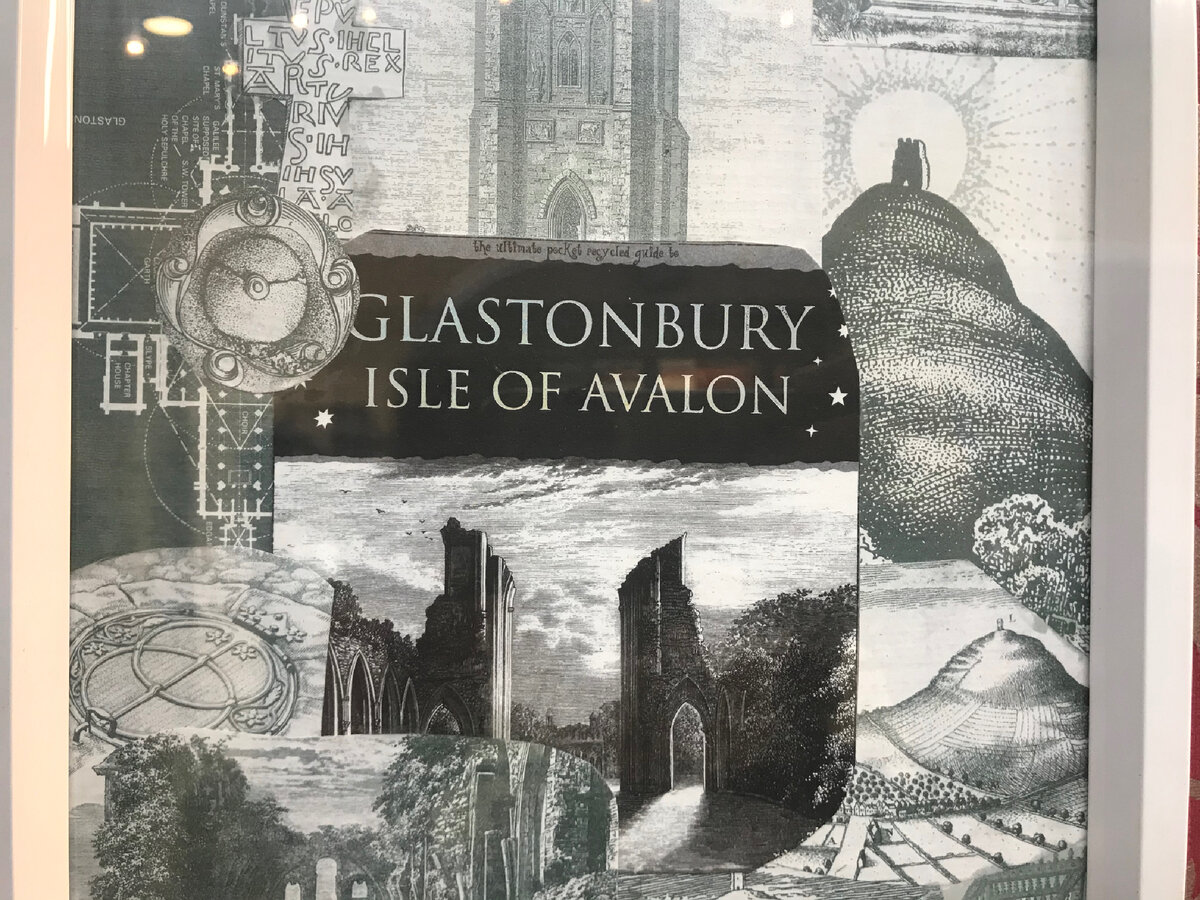 Гластонбери - остров Авалон. Фотография книги из личного архива. 