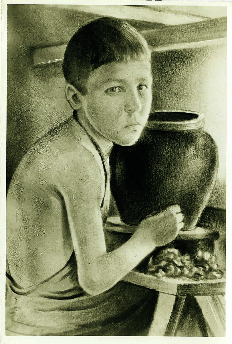 Николай Пьянков, бригадир группы подростков по производству глиняной посуды.
Верхняя Пышма. 1942 год