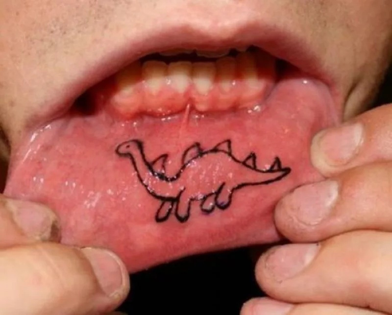 Татуировки в полости рта