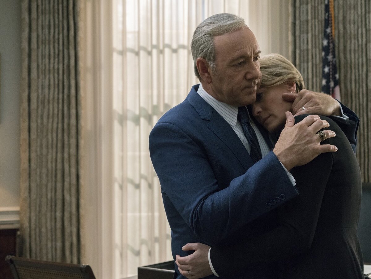 Кадр из сериала «Карточный домик», 2013-2018 год, режиссер Дэвид Финчер