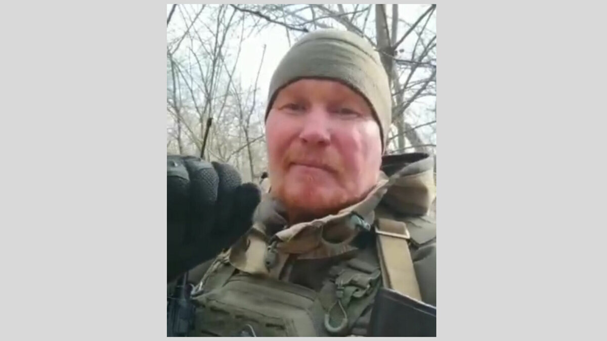     Председатель гордумы Можги Андрей Чернов, с осени прошлого года добровольно принимающий участие в СВО, записал видеообращение с благодарностью землякам за гуманитарную помощь. Ролик разместили в соцсетях можгинские паблики.