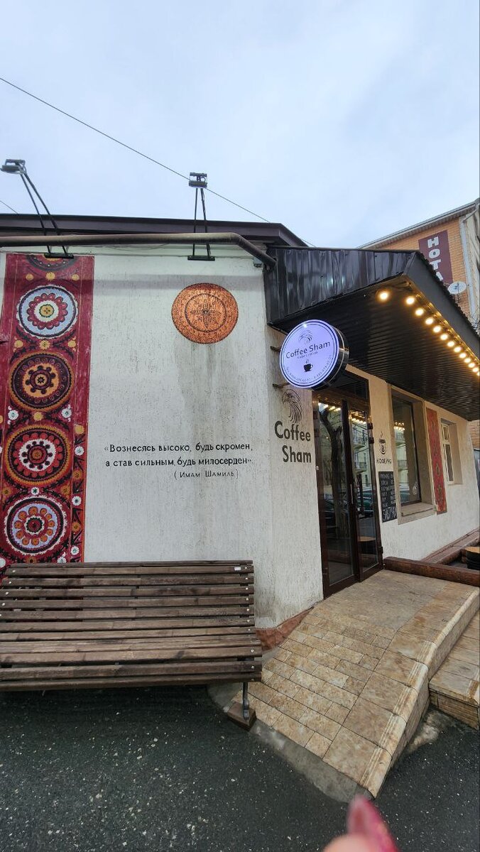 вот такие штуки в Махачкале на каждом углу